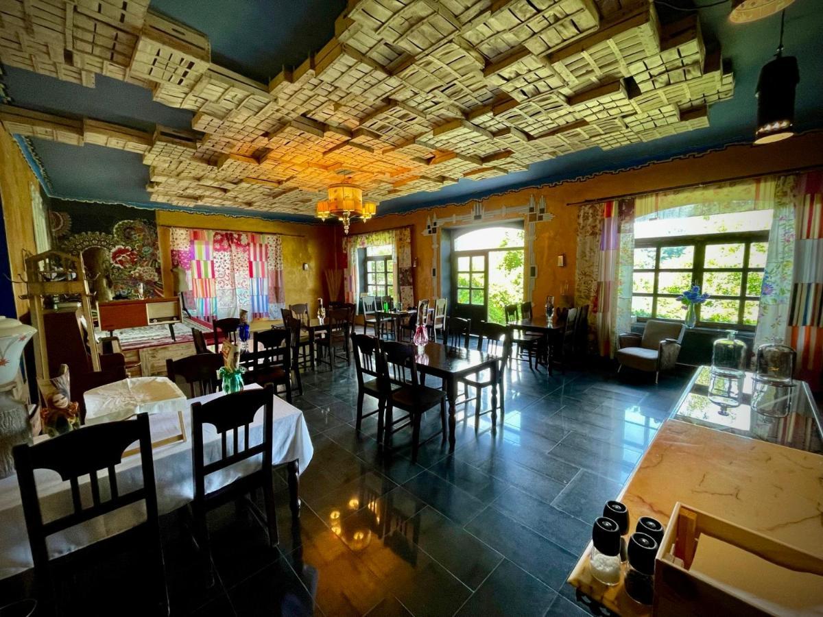 Haraburdi Recyclart Hotel Kostelec nad Orlicí 외부 사진