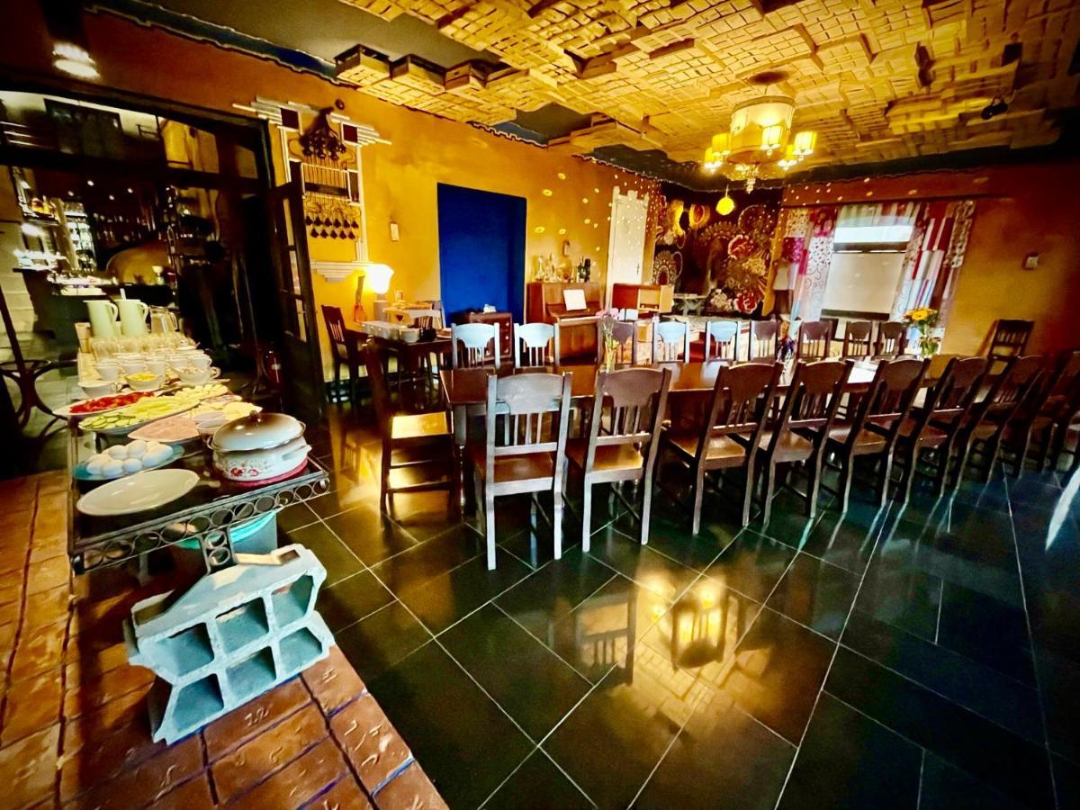 Haraburdi Recyclart Hotel Kostelec nad Orlicí 외부 사진