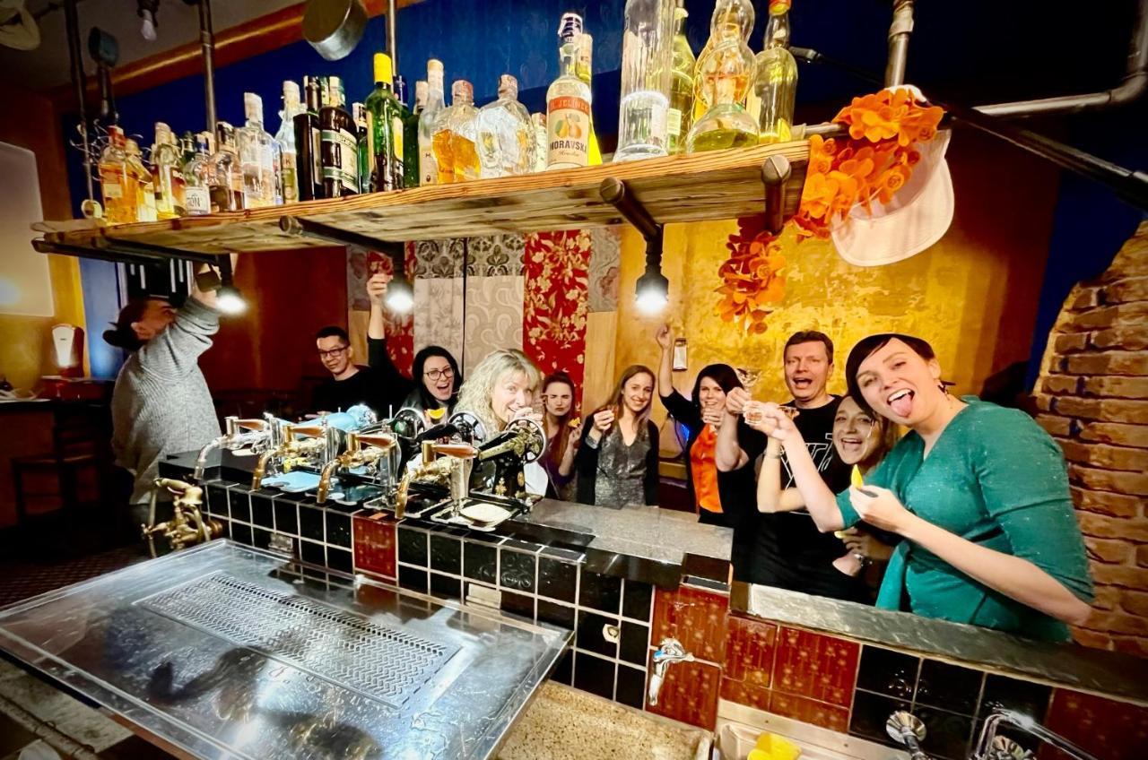 Haraburdi Recyclart Hotel Kostelec nad Orlicí 외부 사진