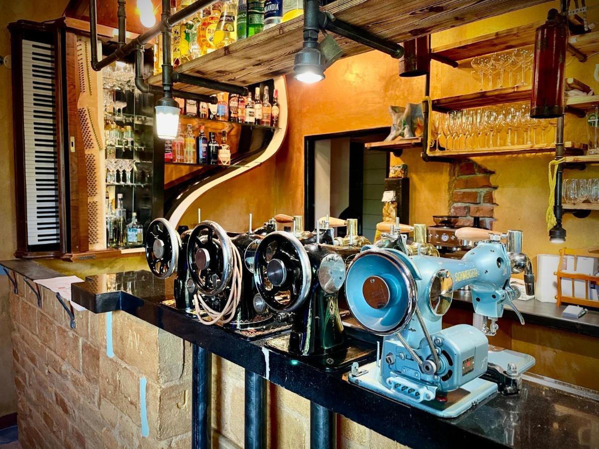 Haraburdi Recyclart Hotel Kostelec nad Orlicí 외부 사진