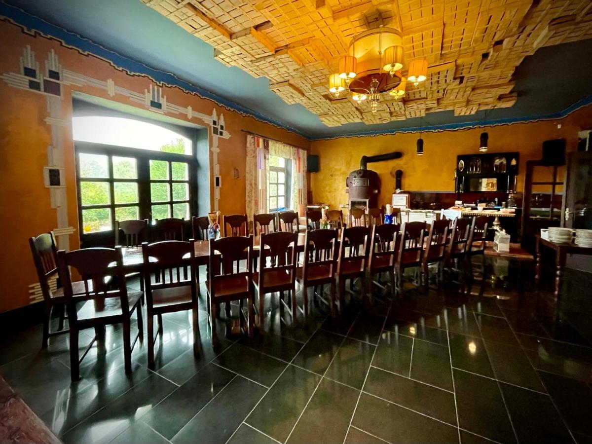 Haraburdi Recyclart Hotel Kostelec nad Orlicí 외부 사진
